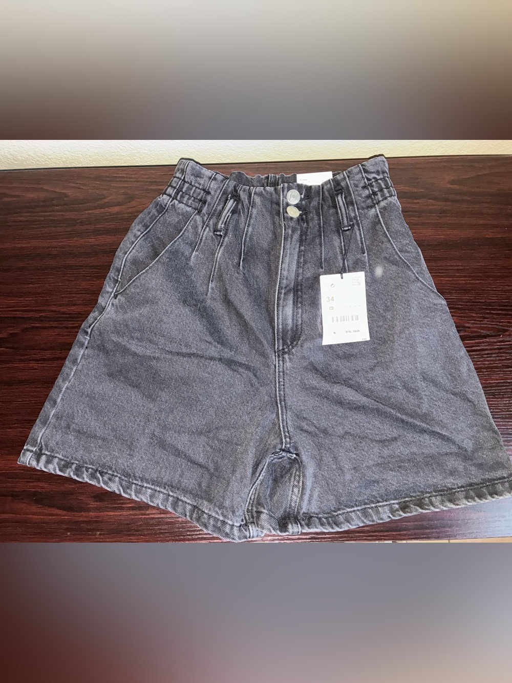 ZARA Gray Washed High-Rise Denim Shorts – Pleated Front, Elastic Waist, Size 2